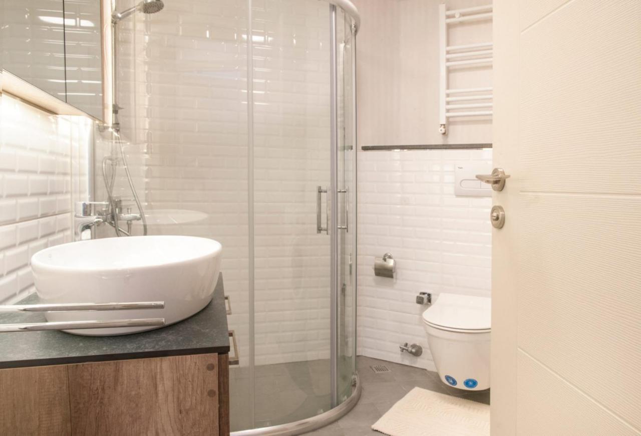 Delightful Flat 500 M To Uskudar Ferry Station Apartment Istanbul Exterior photo